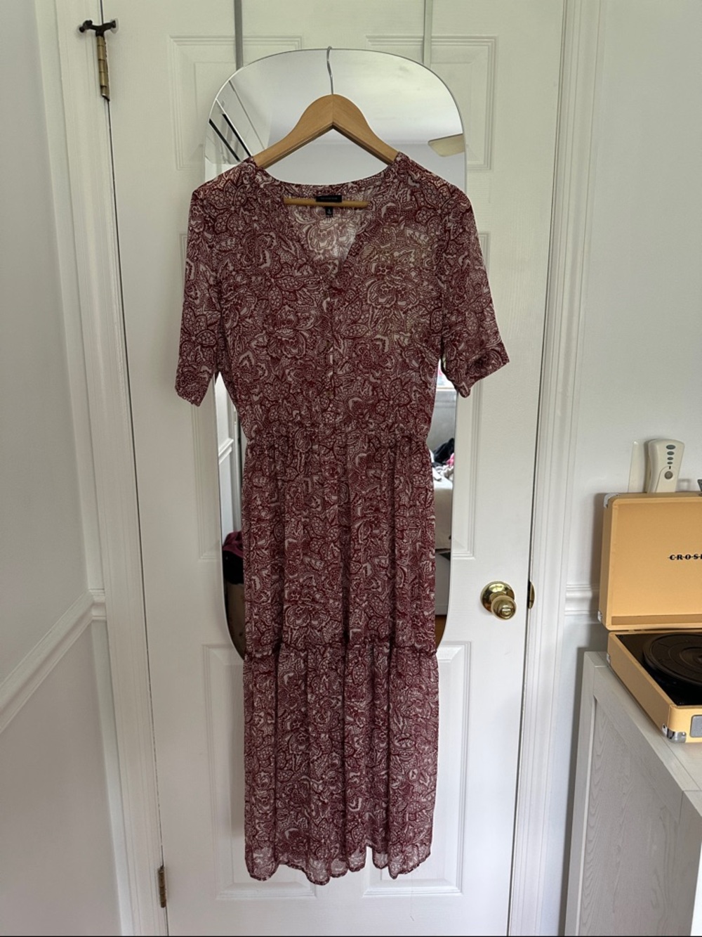 Who What Wear Burgundy Paisley Tiered Midi Dress